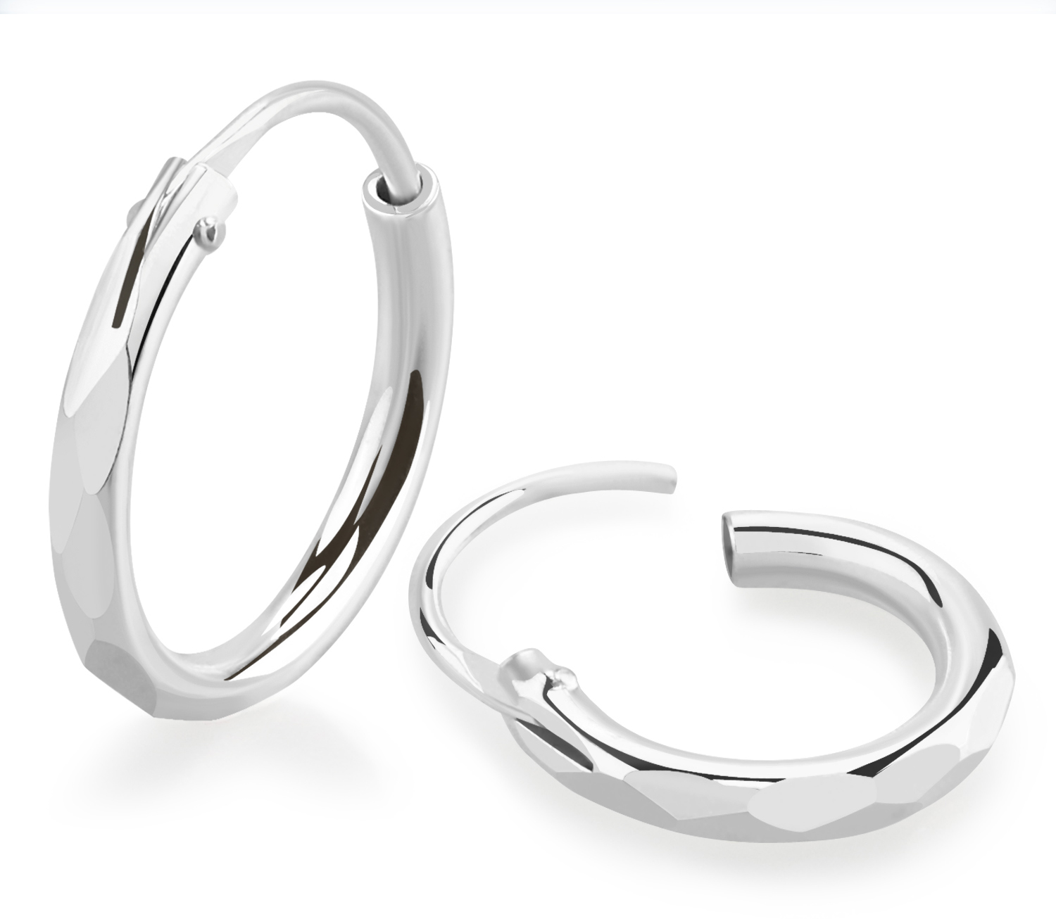 Schönes Paar Ohrringe aus 925er Sterling Silber abgerundet mit Diamantschliff